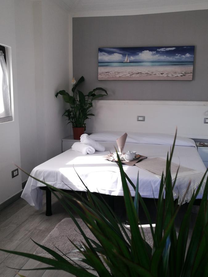 Hotel Iron Gate Marina3B Sarzana Exterior foto
